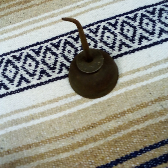 VINTAGE OIL CAN WITH TWIST OFF - Picture 8 of 9